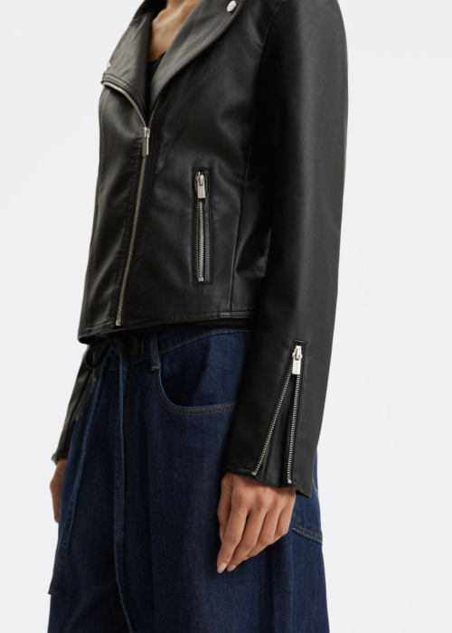 Diverse Īsā jaka Luani 261