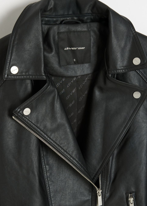 Diverse Īsā jaka Luani 261