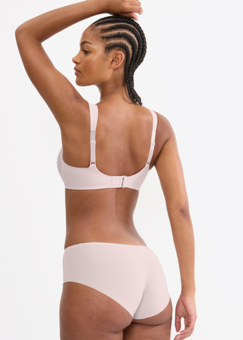Triumph krūšturis Essential Minimizer
