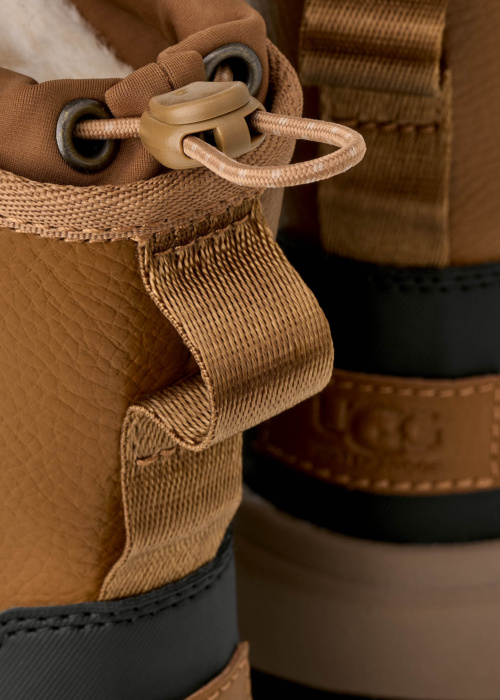 Зимние сапоги Adirondack UGG