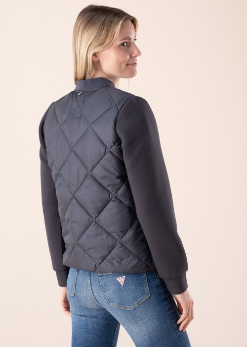 Mustang pavasara-rudens virsjaka Hanna