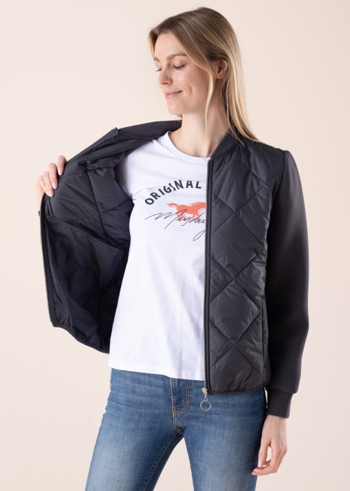 Mustang pavasara-rudens virsjaka Hanna