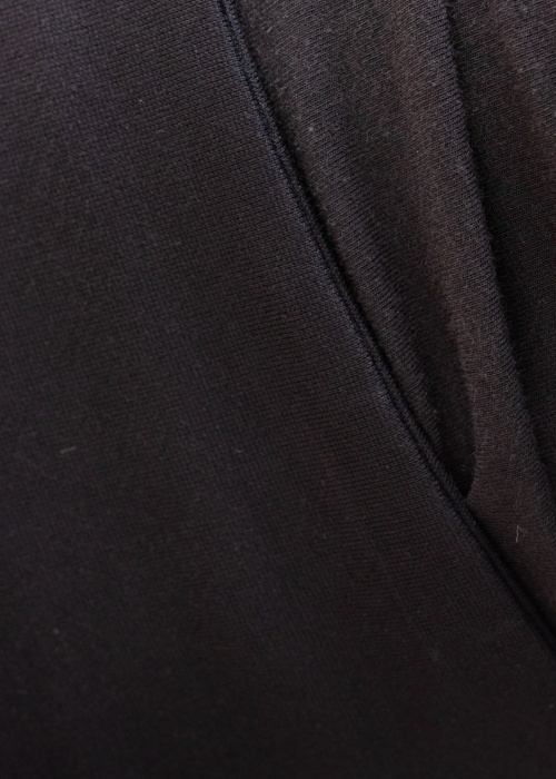 b.young blūze Pamila