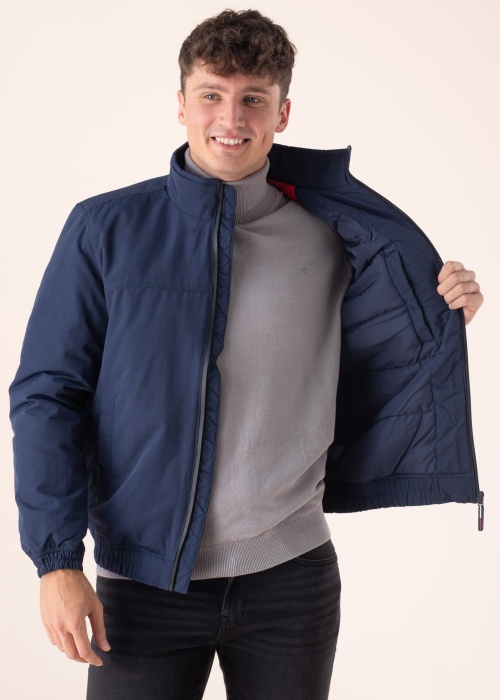 Tommy Jeans pavasara-rudens virsjaka Essential