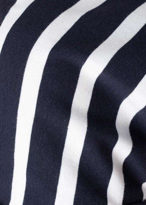 b.young T-krekls Pamila