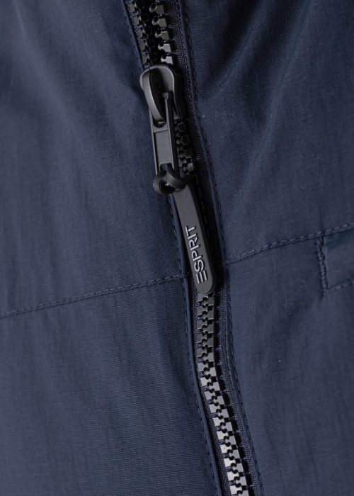 Esprit pavasara-rudens virsjaka