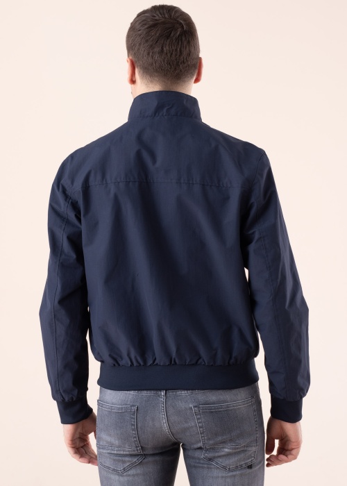 Selected pavasara-rudens virsjaka Kingsley Harrington