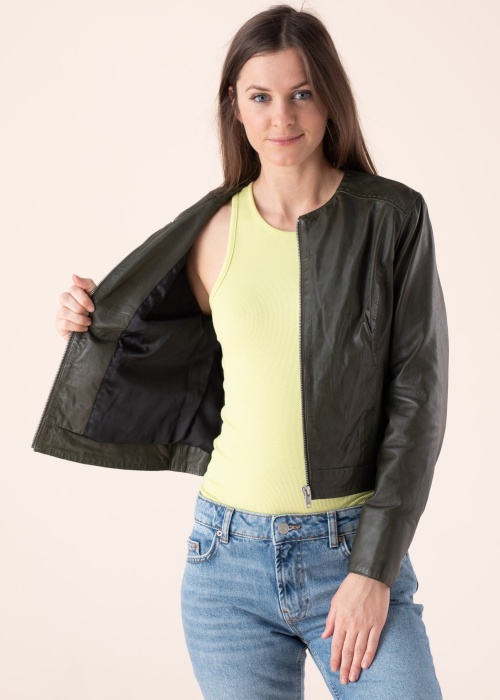 Saki Ādas jaka Jana