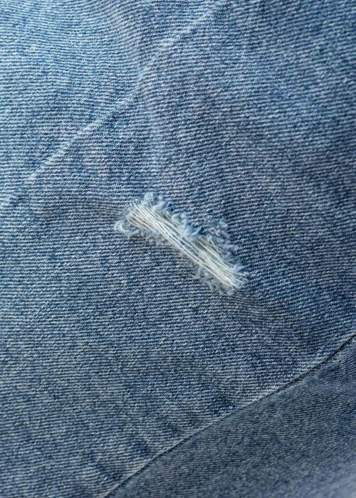 Noisy May svārki April