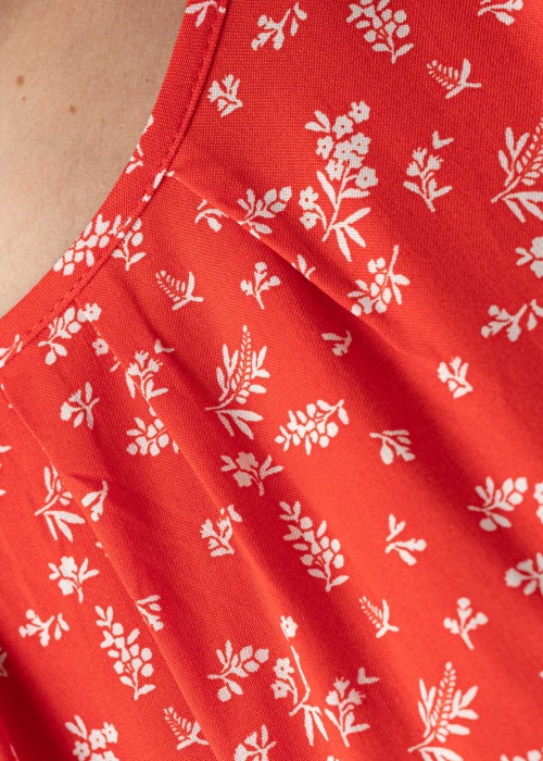 b.young blūze Joella