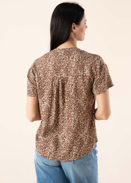 b.young blūze Joella