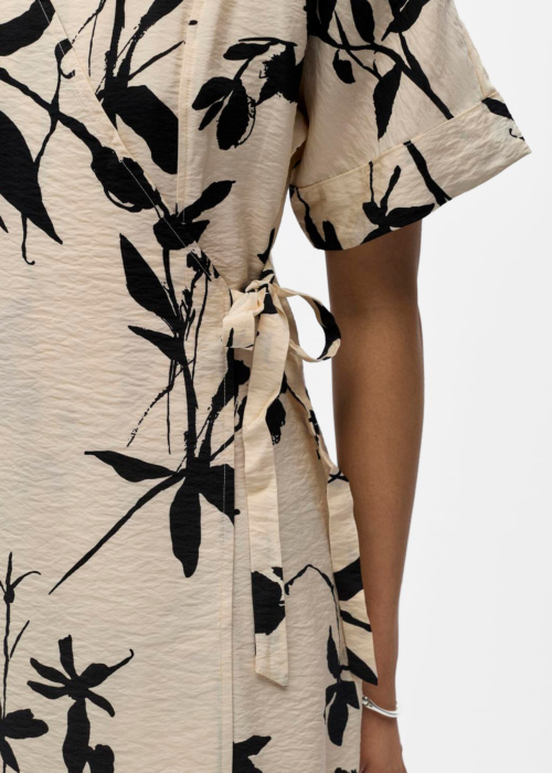 Object kleita Jacira