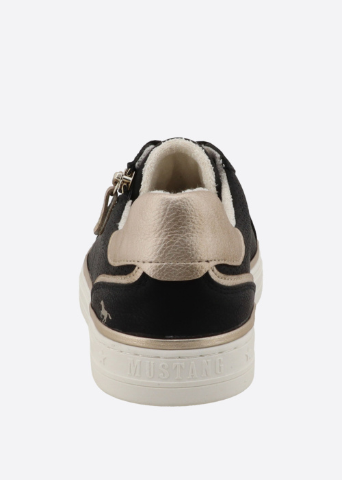 Mustang kedas Carmen