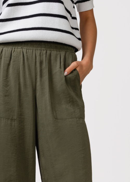 Ivo Nikkolo garās bikses Tully