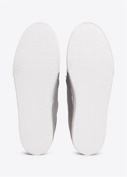 Tommy Hilfiger kedas