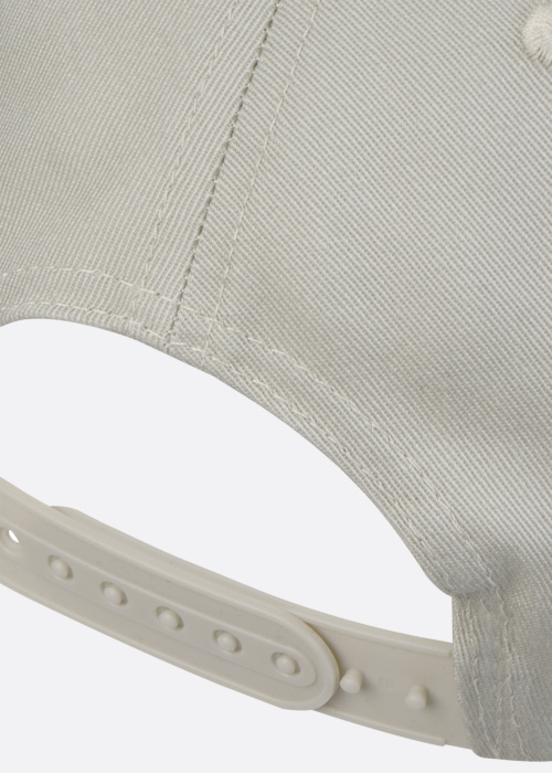 Luhta cepure ar nagu Nopola