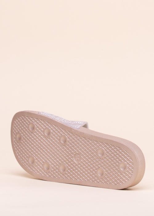 Best Buy baseina iešļūcenes