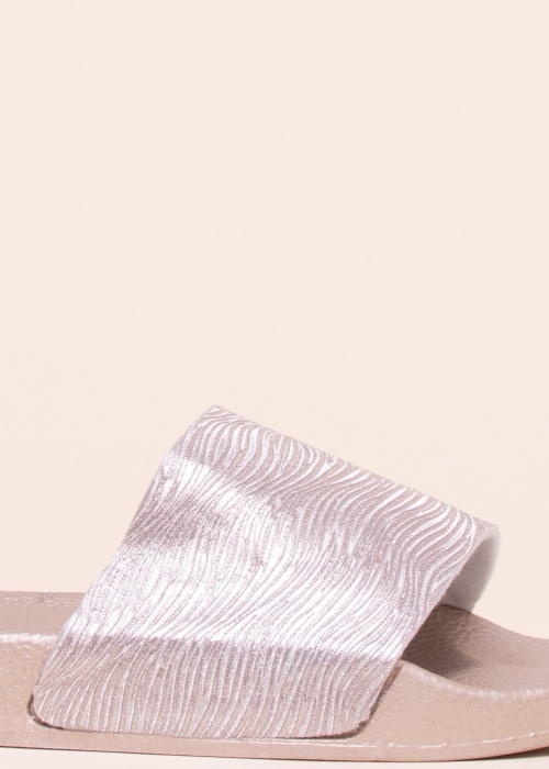 Best Buy baseina iešļūcenes