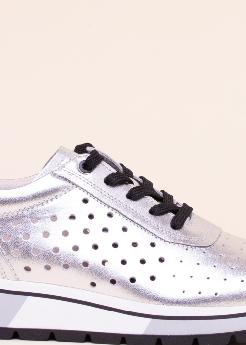 Кроссовки Caprice