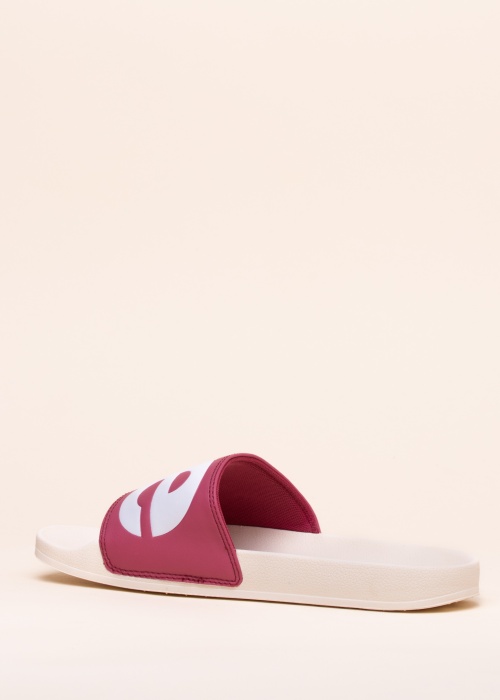 Levi's baseina iešļūcenes June L O