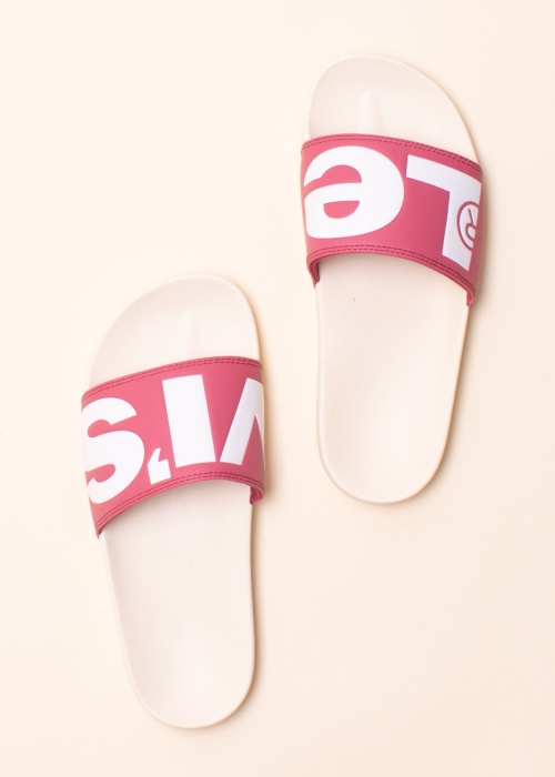 Levi's baseina iešļūcenes June L O