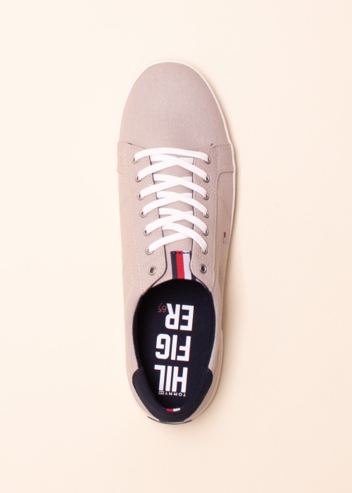 Tommy Hilfiger kedas