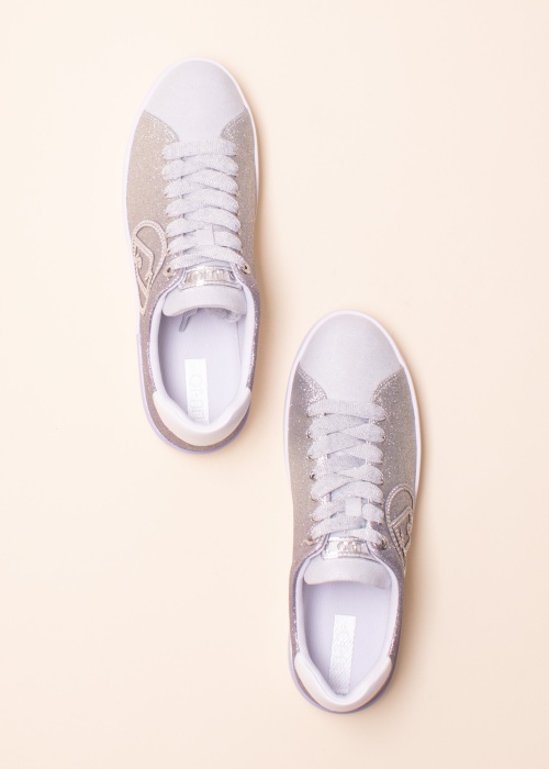 Liu-Jo kedas Silvia 82