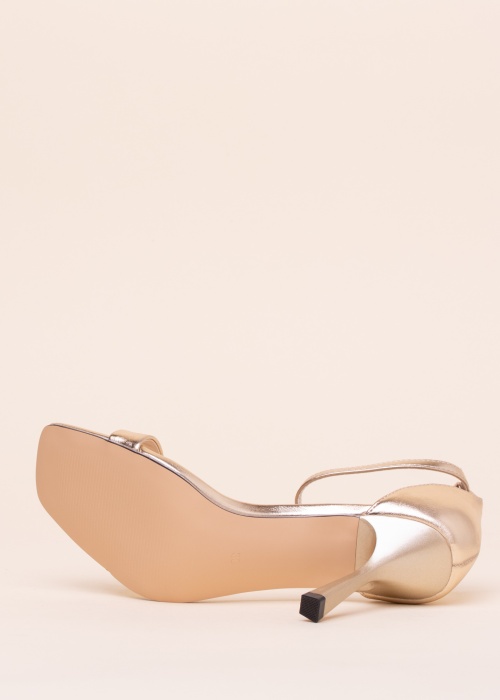 Only kurpes Aubrey-1