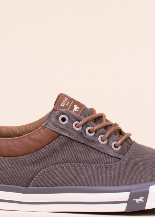 Тенниски Mustang