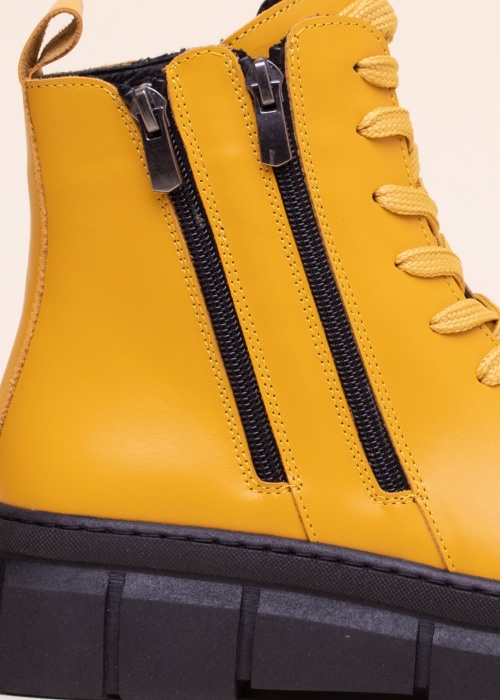 Loretta Vitale puszābaki