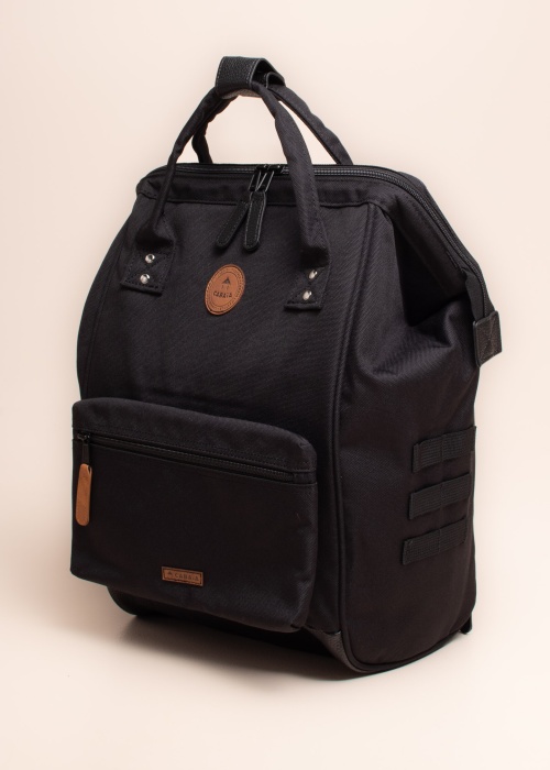 Cabaia mugursoma Berlin