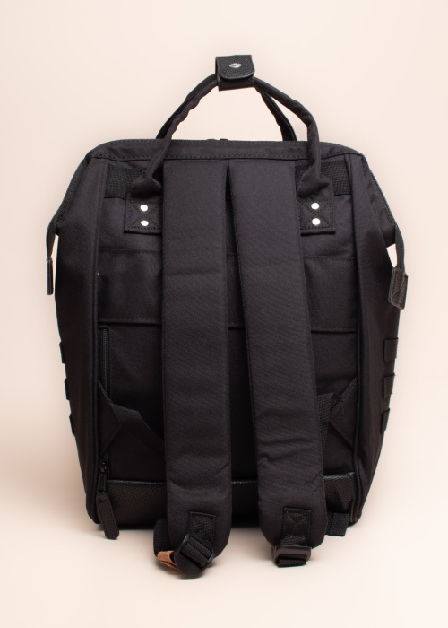 Cabaia mugursoma Berlin