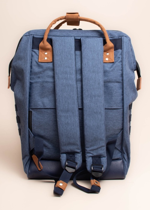 Cabaia mugursoma Paris