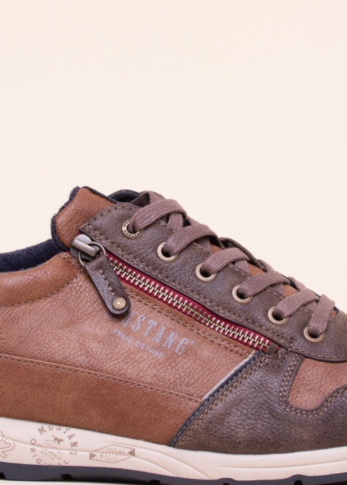 Кроссовки Mustang