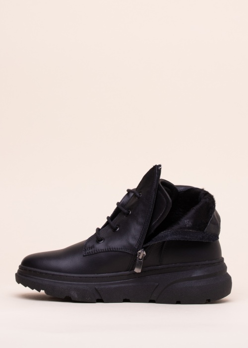 Molly Bessa puszābaki