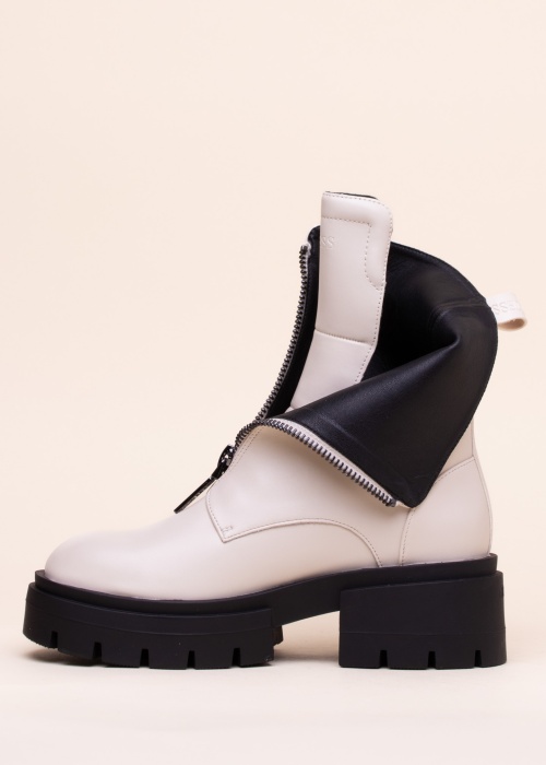 Полусапоги Leila Guess