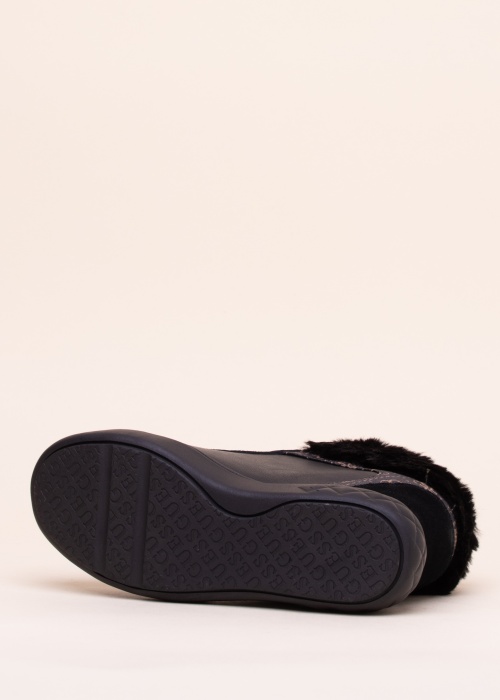 Guess puszābaki Roxana