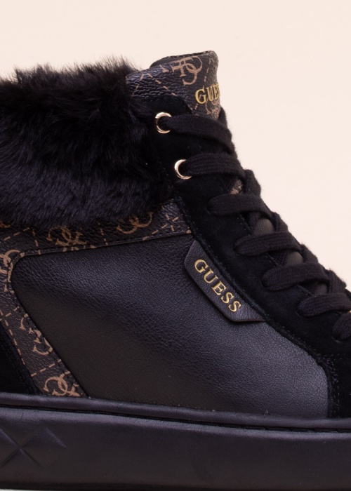 Guess puszābaki Roxana