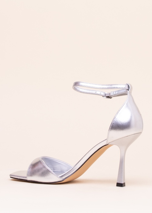 Only kurpes Aubrey-2