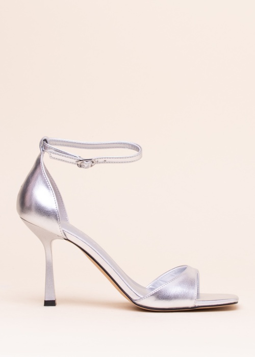 Only kurpes Aubrey-2