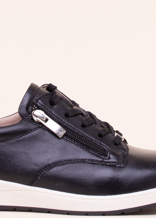 Кроссовки Caprice