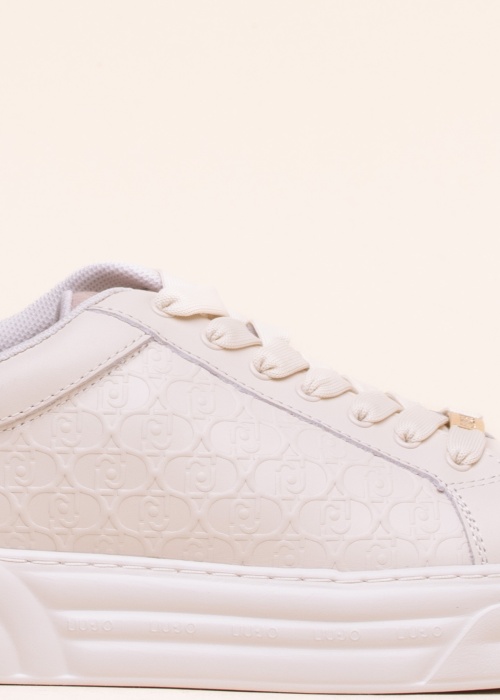 Liu-Jo kedas Cleo 28