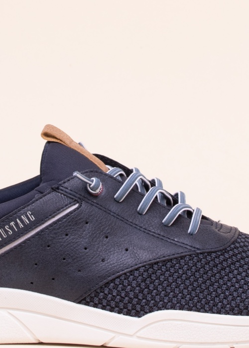 Кроссовки Mustang