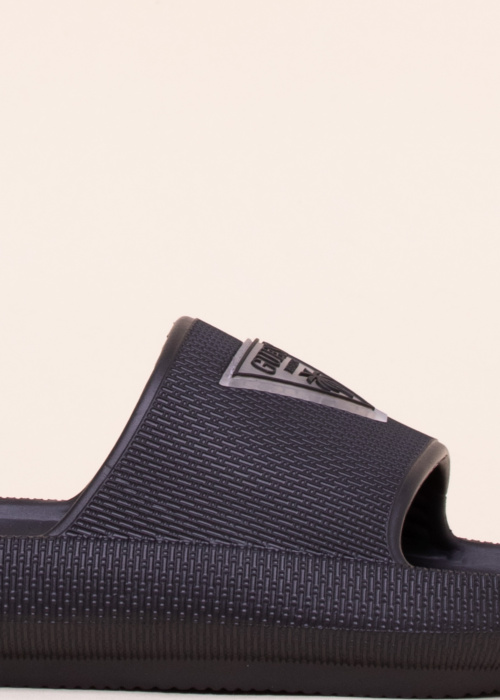 Шлёпанцы Guess