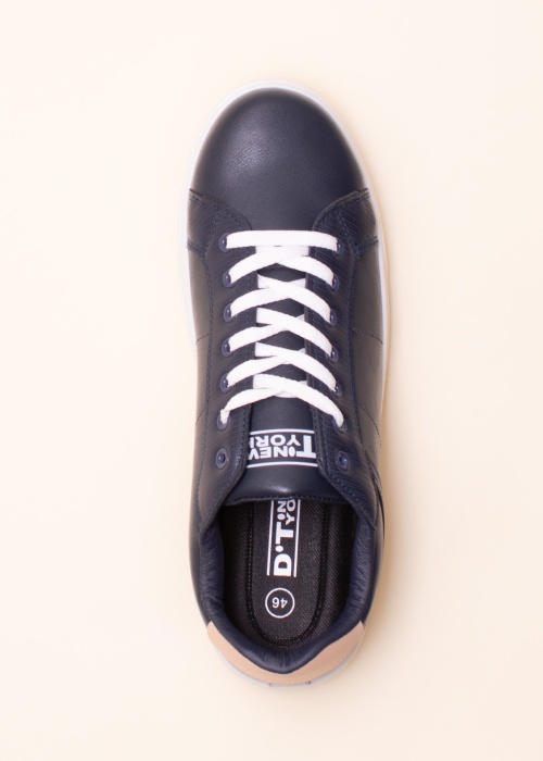 Best Buy kedas D.T. New York