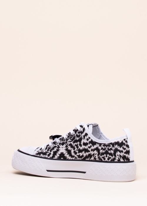 Karl Lagerfeld kedas Kampus Max Iii