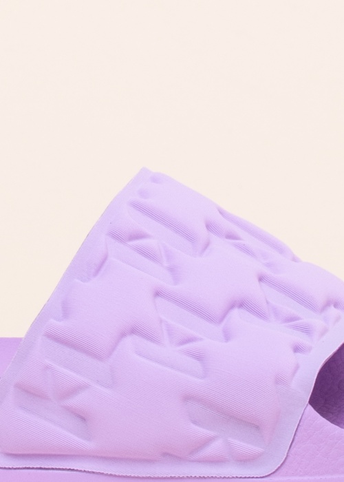 Karl Lagerfeld baseina iešļūcenes Kondo