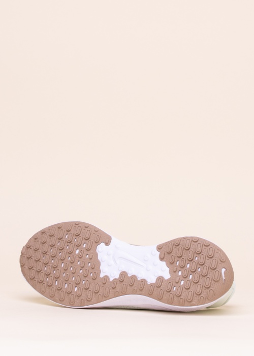 Nike apavi skriešanai Revolution 7