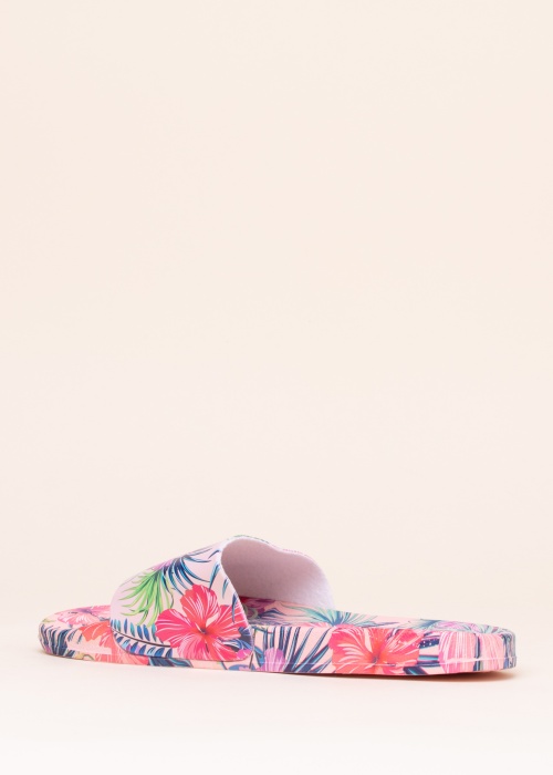 Best Buy baseina iešļūcenes