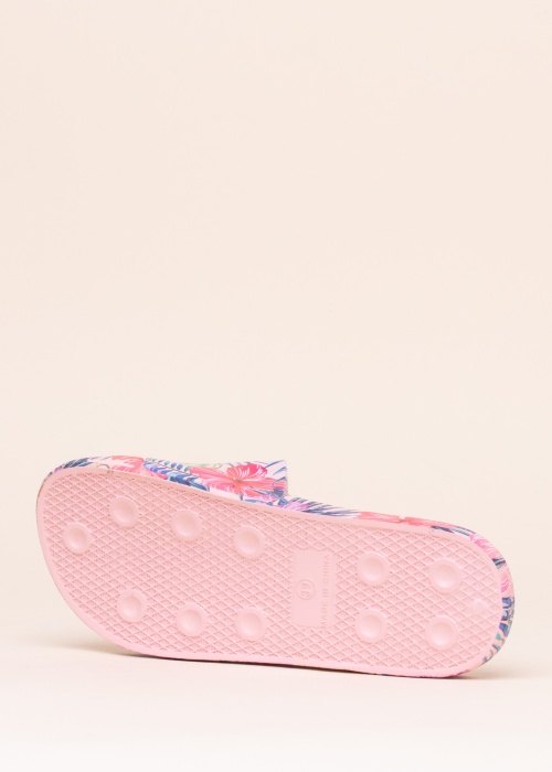 Best Buy baseina iešļūcenes